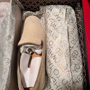 Brand new never worn birdies swift loafer